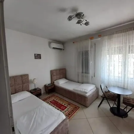 Apartment Isabel's Penthouse Overlooking The Tirana