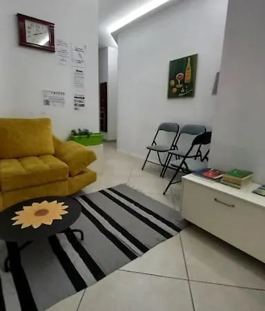 Isabel's Penthouse Overlooking The Apartment