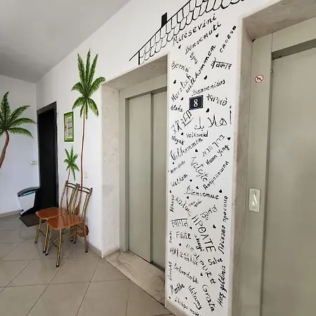 Isabel's Penthouse Overlooking The Apartment *